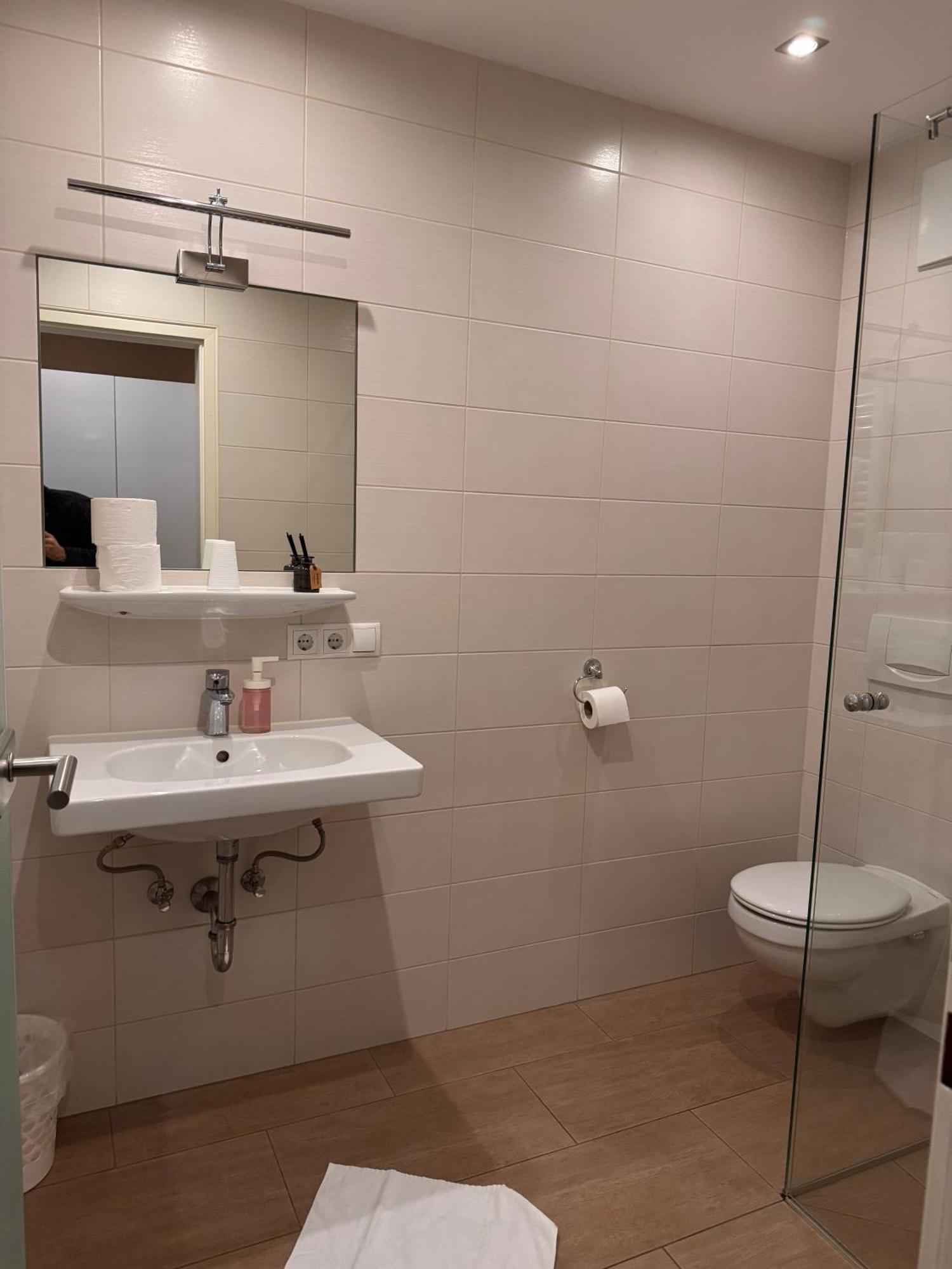 Austria Traveller Hotel Kirchdorf 克雷河畔基希多夫 外观 照片